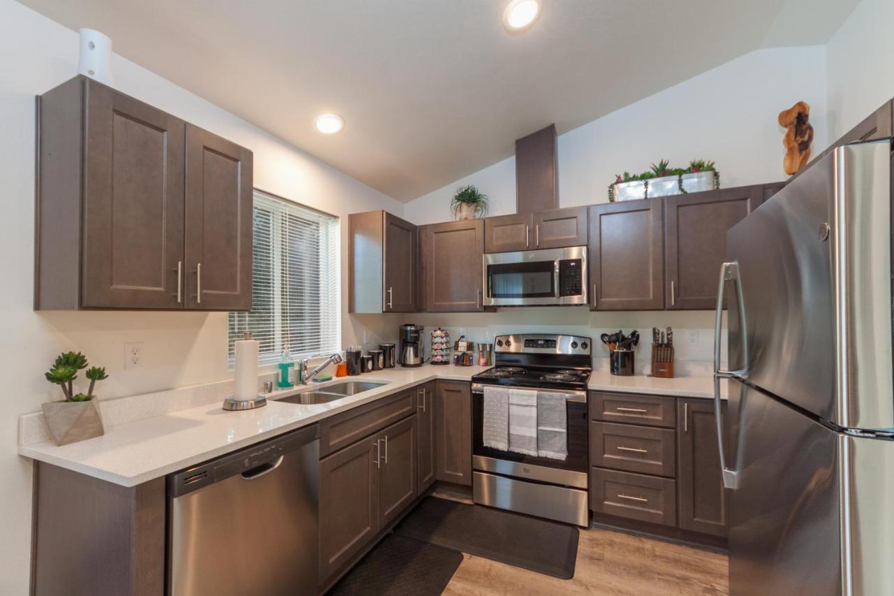 Modern And Stylish King Bed Wifi Free Parking Apartman Spokane Valley Kültér fotó